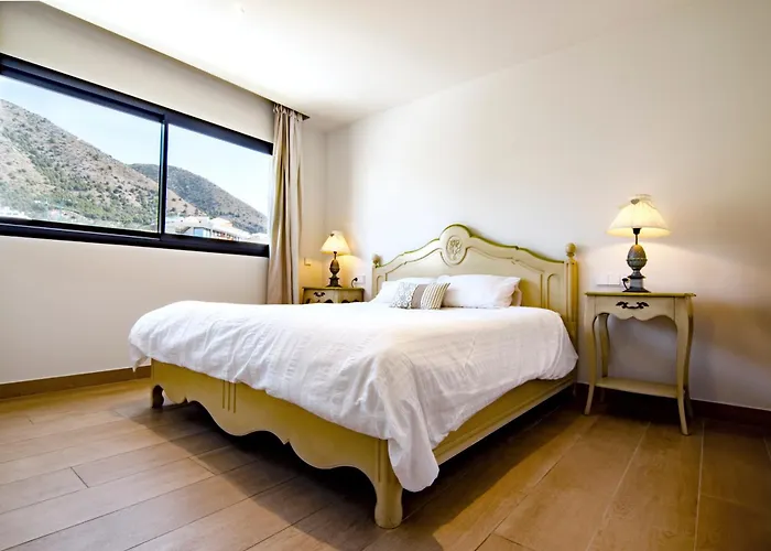 Mara's Higueron West - Sunny Terrace - Seaviews * Fuengirola